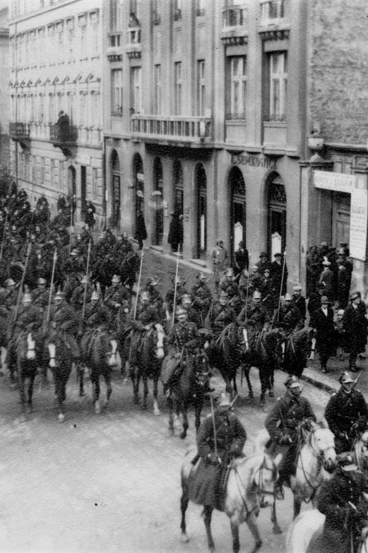 Парад Війська Польського вулицями Львова, 1930-ті роки.