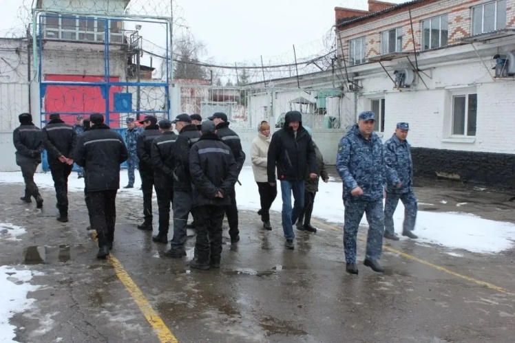 15 квітня до колонії знову навідались із подібним візитом.