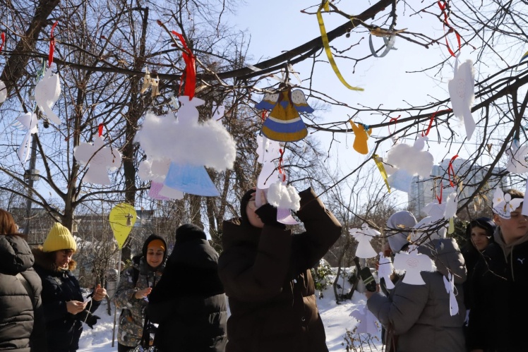 Голуби пам’яті на місці розстрілів учасників Революції.