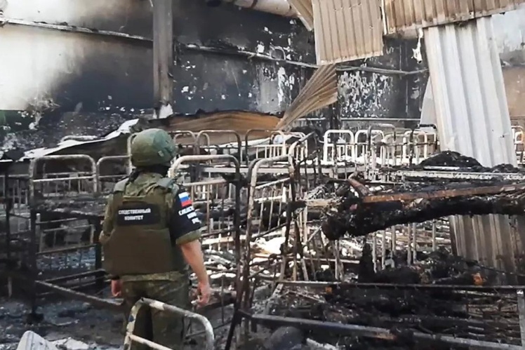 Всього загинуло щонайменше 53 полонені, понад 130 було поранено. Росіяни не взяли на себе відповідальності за цей теракт і звинуватили в ньому Україну.