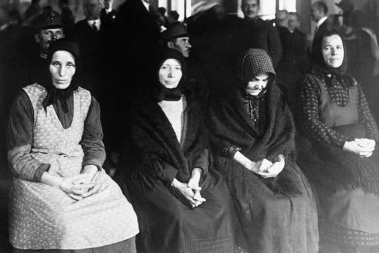 Звинувачені жінки з Надьрева на суді, 1929 рік.