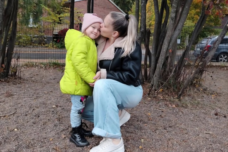 У березні 2025 року Поліні виповнилося 5 років.