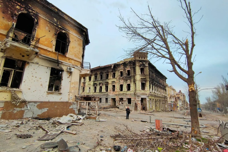 The Palace of Culture "Youth", which became the home of the Mariupol Puppet Theater;