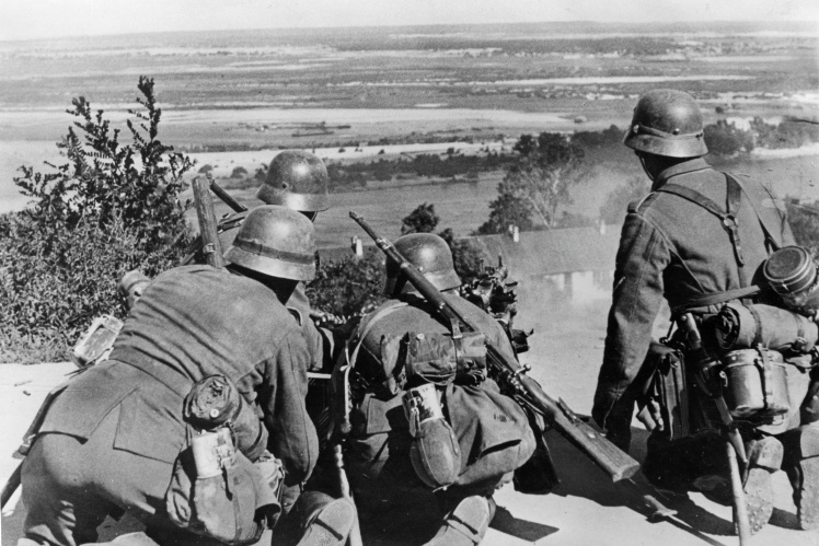Німецькі солдати на Київській цитаделі. Вересень 1941 року.