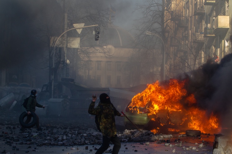 Вулиця Шовковична після нападу «Беркуту» на протестувальників, 18 лютого 2014 року.
