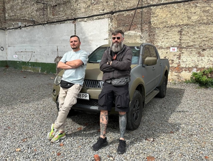 Journalist Serhiy Grishin and Yuriy Bondarenko.