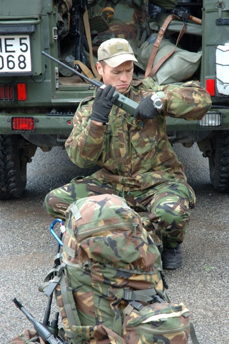 Максим Шаповал очолював спецпідрозділ ГУР. У травні 2014 року він командував групою, яка звільняла Донецький аеропорт. Росіяни полювали на нього.