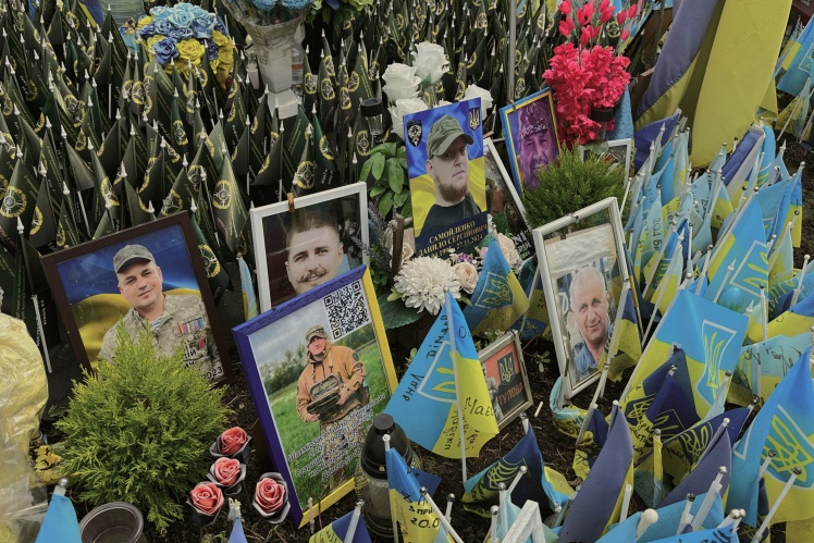 Someone planted thuja near the Luhansk border detachment.