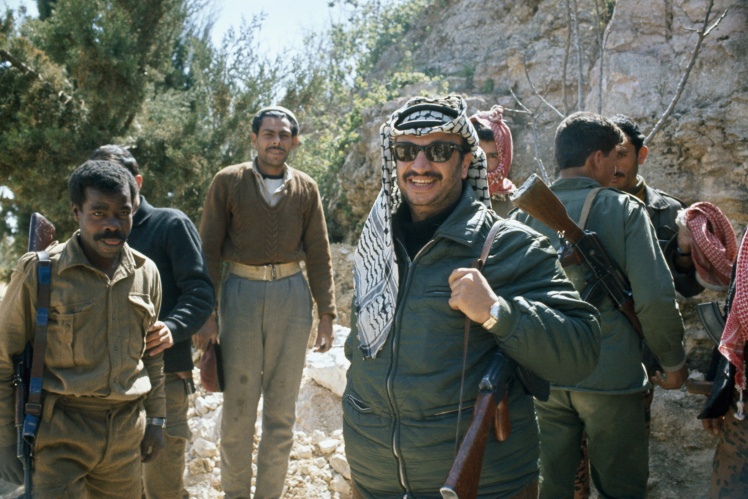 Ясір Арафат з бойовиками ОВП, 1970 рік.