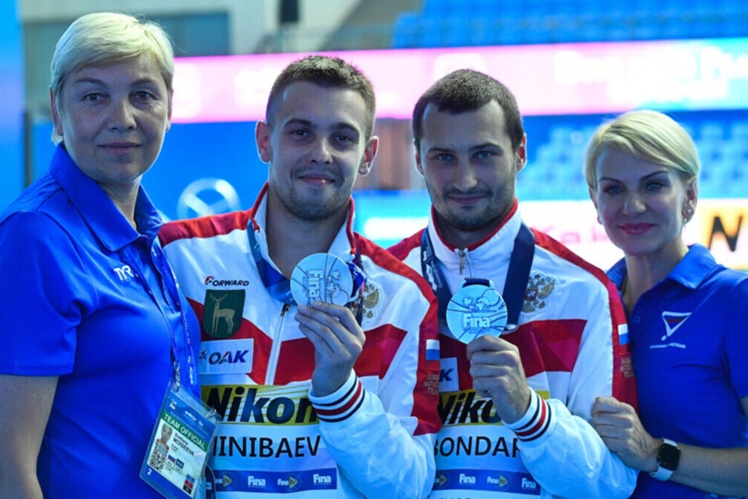 Колишня тренерка Софії Ольга Феоктистова (справа);