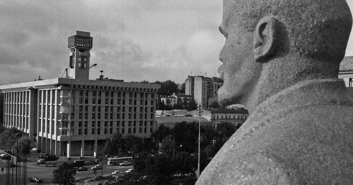 Ересек аналар ұйықтап жатыр