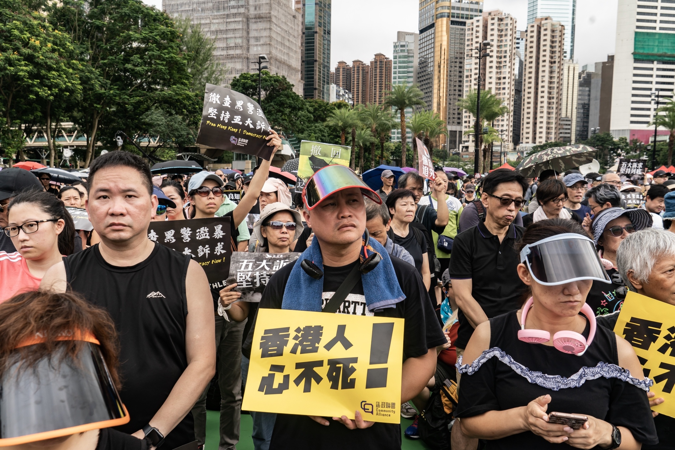 Время в гонконге. Протесты в Гонконге. Гонконг революция. Протестующих за освобождение Гонконга. Революция в Гонконге 2015.