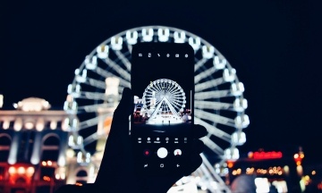 Суд арештував колесо огляду на Контрактовій площі в Києві та заборонив його роботу