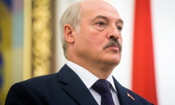 «Ніяких чартерів. Нехай там і сидять». Лукашенко висловився про повернення білорусів з-за кордону