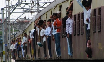 Самый быстрый поезд Индии сломался в первый же день после запуска