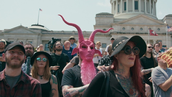 У США сатаністи тролять консерваторів, виступають проти заборони абортів і за права ЛГБТ. Тепер про них зняли документальний фільм