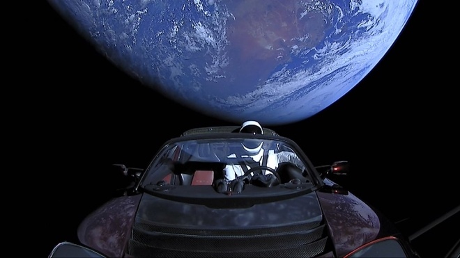 Спорткар Tesla с водителем-манекеном достиг орбиты Марса