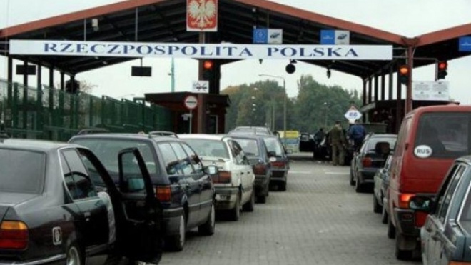 Українців безкоштовно вакцинуватимуть від коронавірусу на кордоні з Польщею