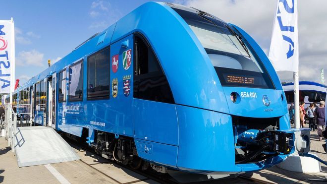 Первый в мире водородный поезд в Германии: состав развивает высокую скорость, бесшумно двигается и экологически чистый