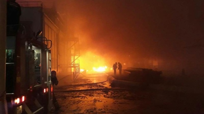 Пожар на заводе под Одессой: сотрудников эвакуировали, огонь локализовали