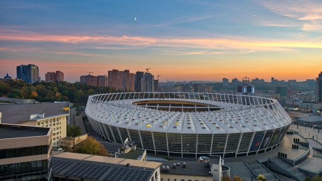 В Киеве запретили пускать зрителей на футбольные матчи — даже на игры сборной Украины