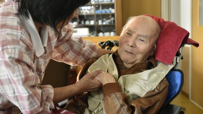 В Японии суд оправдал 85-летнего мужчину за убийство 1985 года. Он провел в тюрьме 13 лет и страдает деменцией