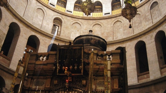 В Иерусалиме после двухмесячного карантина открывают Храм Гроба Господня