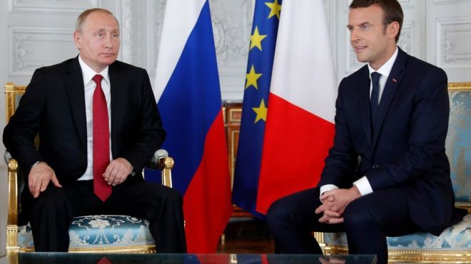 Bloomberg: Путін пообіцяв Макрону незабаром повідомити про стан Сенцова