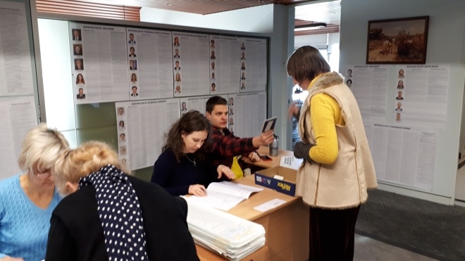 На первом зарубежном участке завершилось голосование на выборах в Раду