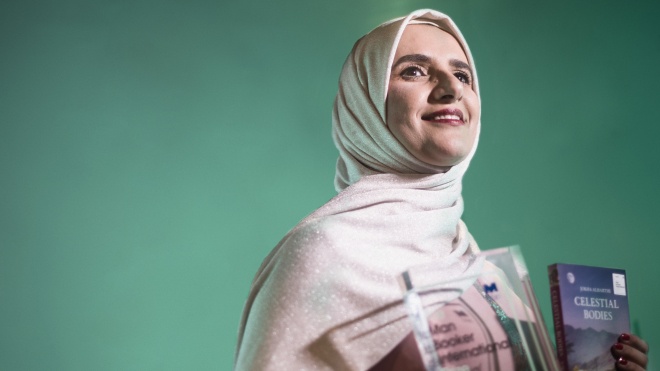 На Міжнародну Букерівську премію вперше претендували 5 жінок, перемогла письменниця з Оману. Про що її роман?