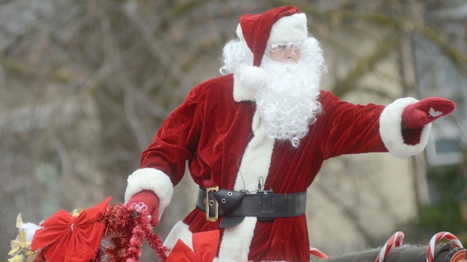 Санта-Клаус вирушає у різдвяну подорож. За ним стежитимуть військові США