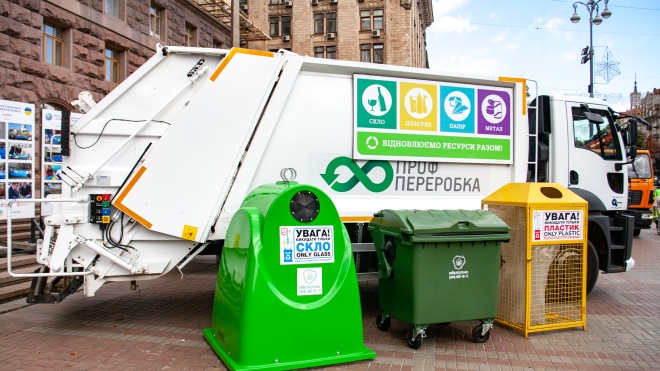 У Києві на сміттєвози встановлять датчики руху, щоб підрядники не звозили посортовані відходи на спільний полігон