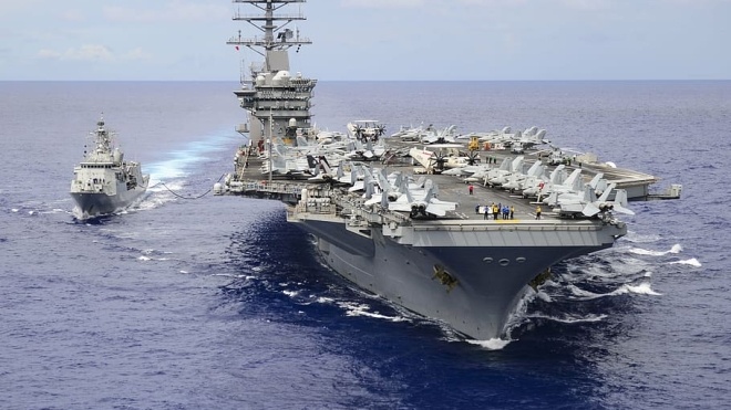 США на фоне конфликта с Китаем отправили к его берегам авианосцы