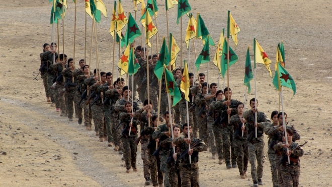 Сирия обвинила США в незаконной закупке нефти у курдских повстанцев. Американские войска до сих пор находятся в зоне месторождений