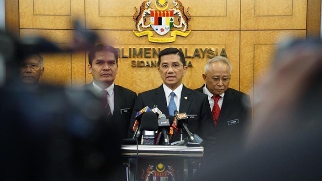 Міністр економіки Малайзії потрапив у скандал через гей-відео, зняте в готелі. Політик назвав це спробою знищити його карʼєру