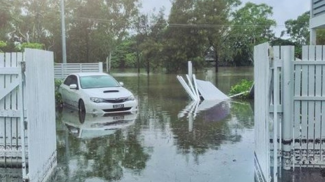В Австралии власти затопили 2000 домов после рекордных ливней. Жителей предупредили о крокодилах и змеях