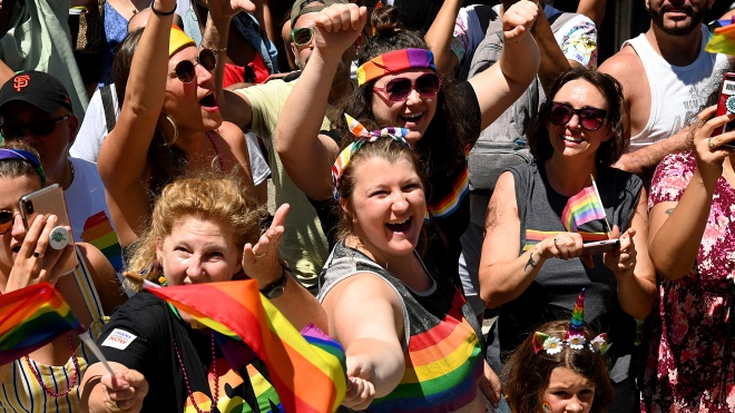 В Нью-Йорке сотни тысяч людей вышли на марш за права ЛГБТ. Вот как это было