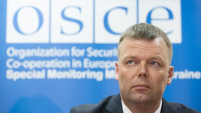 Замголови місії ОБСЄ в Україні Хуг перед відставкою заявив: доказів присутності російських військ на Донбасі немає. В Україні кажуть, це дуже прикро