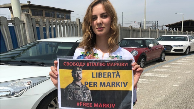 «Я тоже Виталий Маркив». Украинка из Италии поддержала флешмоб Нацгвардии и расширила его до международного масштаба