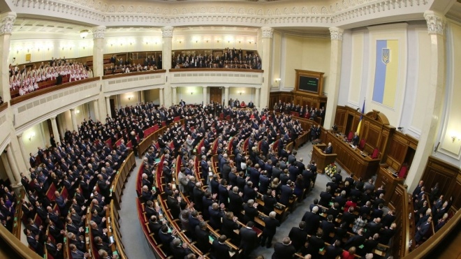 Депутаты Верховной Рады выступили с совместным заявлением в связи с событиями в Беларуси и призвали проявить сдержанность к протестующим