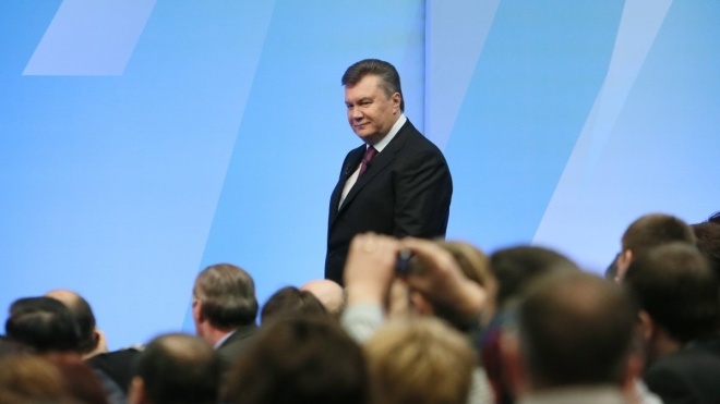 Євросоюз продовжив на рік санкції проти Януковича та 11 його соратників. Зі списку виключили одну людину