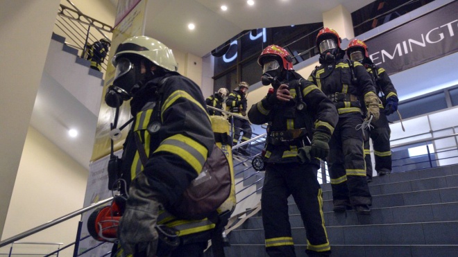 У Києві евакуювали 600 осіб з універмагу «Україна». Бомбу не знайшли