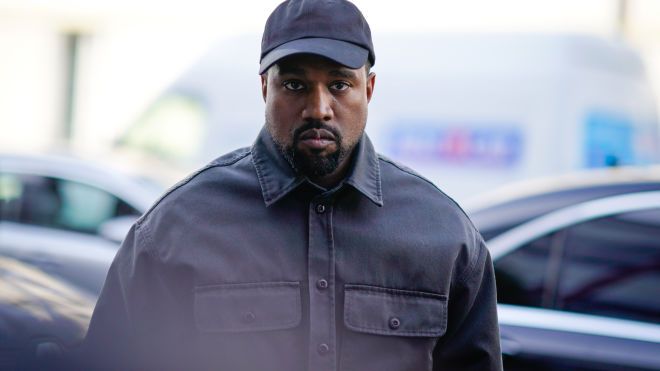 Каньє Вест написав у Twitter, що його хочуть запроторити до психлікарні та порівняв себе з Нельсоном Манделою. Пізніше він все видалив