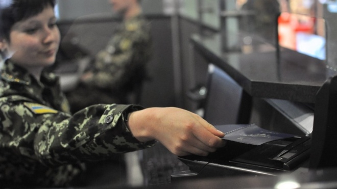 Кабмин ввел обязательный ПЦР-тест для иностранцев, въезжающих в Украину