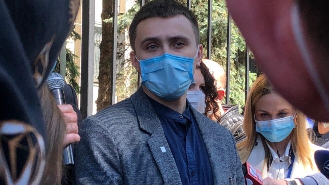 Активист Стерненко заявил, что ему не вручили подозрение: «Следователь вызвал повесткой, а сам не вышел»