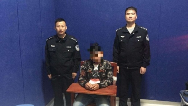У Китаї чоловіка заарештували за те, що він назвав двох собак на честь відомих поліцейських