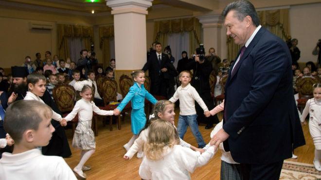 Раді запропонували заборонити дивні імена для дітей. Щоб їх не називали Януковичами