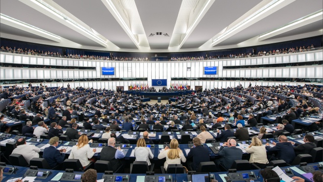 Европарламент призвал добавить в «акт Магнитского» санкции за коррупционные преступления