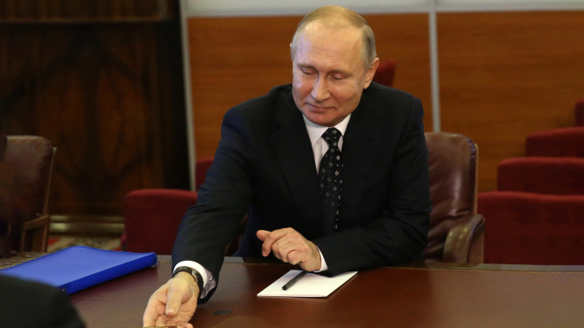 Путін підписав закон, який дозволяє йому видавати російське громадянство іноземцям з держав зі збройними конфліктами