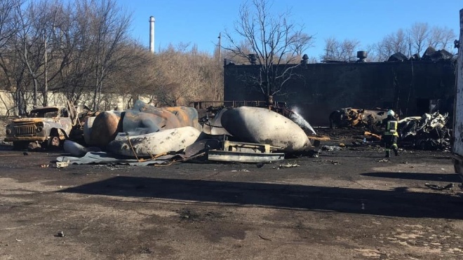 Взрывы на автостоянке в Кропивницком: руководителю и инженеру местного предприятия сообщили подозрение